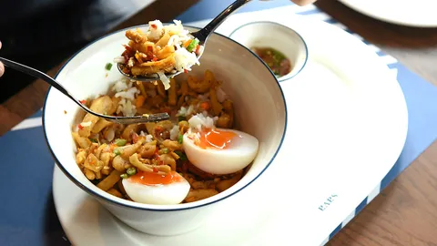 ข้าวกากหมูคั่วพริกเกลือ