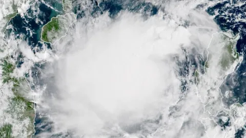 สะพรึง พายุมาอีกลูก โซนร้อนลูกใหม่ ‘โพดุล’ จ่อถล่มจีน เวียดนาม ลาว