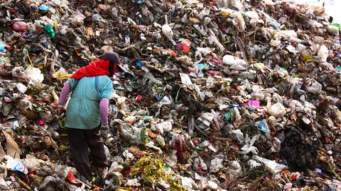 ปชช.สุดทนกลิ่นร้องศูนย์ขยะท่าแร้ง