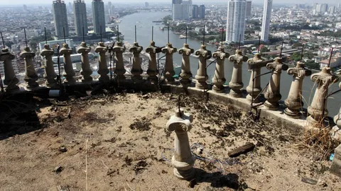 ตึกร้างกลางกรุง แหล่งมั่วสุมก่ออาชญากรรม ตายหลายศพ เหลือแต่ซากกระดูก