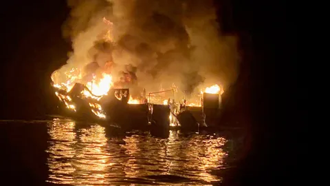 เร่งช่วยด่วน ไฟไหม้เรือที่แคลิฟอร์เนีย 33 ชีวิตสูญหาย หวั่นไม่รอด