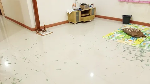 ผัวคลั่งยาไล่ฟัน เมียหนีเข้าบ้านญาติ ตามมาอาละวาดถูกยิงสวนดับ