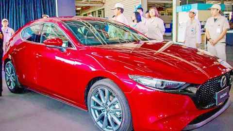 มาสด้า 3 พร้อมลุย