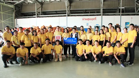 เดอะมอลล์ กรุ๊ป ร่วมบรรจุถุงยังชีพ ช่วยเหลือผู้ประสบอุทกภัย จากพายุโพดุล