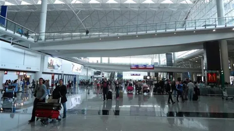 ลอบขนแบรนด์เนมหนีภาษี พุ่ง 90 ล้าน แจ้งเบาะแสมีรางวัลนำจับ 20%