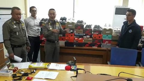 จับพนักงานเคาน์เตอร์มือถือลักข้อมูลลูกค้า รูดบัตรจ่ายค่าบริการ!