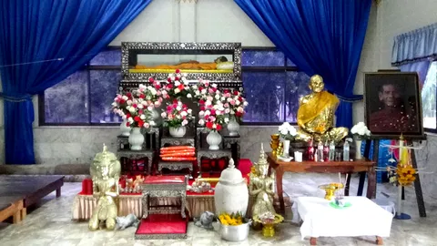 หลวงพ่อทองใบ วัดดังอ่างทอง มรณภาพกว่า 2 ทศวรรษ สังขารไม่เน่าเปื่อย