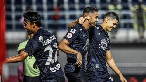 "อเดบาโย" ซูฮกฟอร์ม 2 หัวหอกหลังโชว์ฟอร์มแจ่มเกมถล่ม "ราชบุรี"