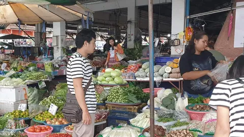 กินเจนครสวรรค์ ตลาดเงียบเหงา คนหันไปกินฟรีตามศาลเจ้าแทน