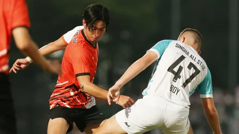 โตโน่ ฟอร์มดีไม่มีตก ลงฟาดแข้งกับคุณหมอ กองเชียร์เพียบ