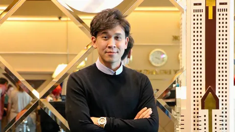 ปิยะเลิศ ใบหยก ทายาทกลุ่มใบหยก ผู้บริหารหนุ่มไฟแรงใช้ใจทำงานด้านบริการ