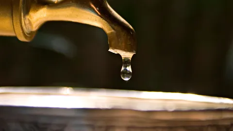 คืนพรุ่งนี้น้ำไม่ไหล ศรีนครินทร์-ลาซาล