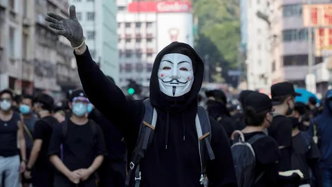 ฮ่องกงเล็งใช้ ก.ม.ฉุกเฉินยุคอาณานิคม ห้ามผู้ประท้วงใส่หน้ากากปิดหน้า