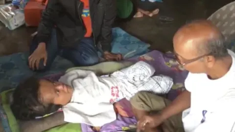 วอนช่วย "น้องรุ่งฟ้า" ป่วยโรคหัวบาตร บ้านฐานะยากจน พ่อป่วย แม่ทำงานลำพัง