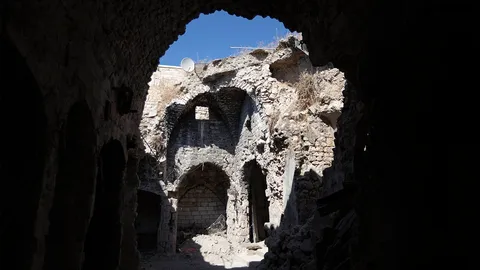 รอการบูรณะครั้งใหญ่