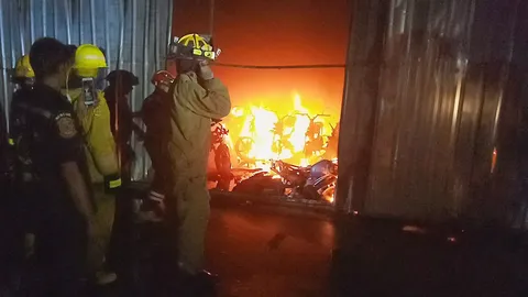 ไหม้โกดัง จยย.