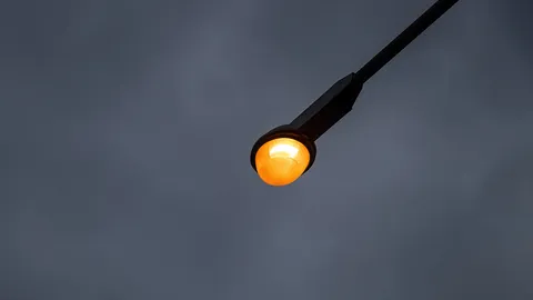 ถนนสายขุนหาญ-กันทรลักษ์ ไม่มีไฟส่องสว่าง กลางคืนมืดมากเกิดอุบัติเหตุหลายครั้งแล้ว