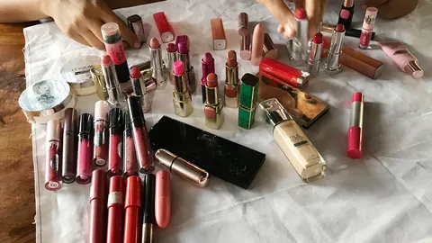 สาวฝัน แต่งหน้าให้สาวผิวขาว 3 วันติด ขอบริจาคเครื่องสำอาง แก้เคล็ด  