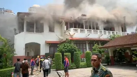 ไหม้สถานทูต