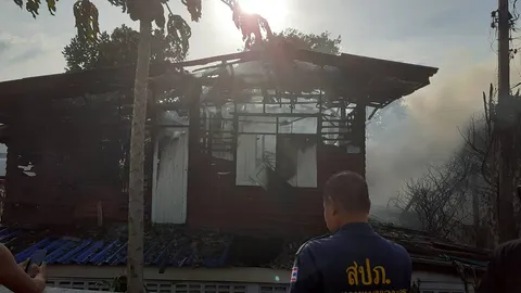 ไฟไหม้บ้านในชุมชนวัดนิมมานรดีเสียหาย 3 หลัง รอพิสูจน์หลักฐานสรุปสาเหตุ