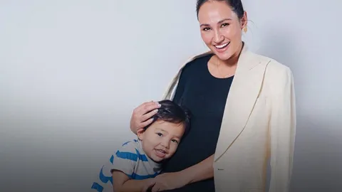เจนสุดา คลอดลูกคนที่สอง น้องเควสท์ หน้าตาน่ารักน่าชังมากๆ
