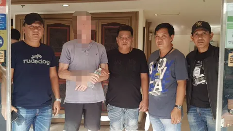 ตร.รวบหนุ่มออสซี่ ควงมีดจี้ร้านแลกเงินชิง 6 หมื่น แต่ยังให้การปฏิเสธ