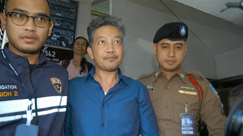 เจอคุก 6 เดือน