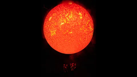 เสมือนชิดใกล้ดวงตะวัน