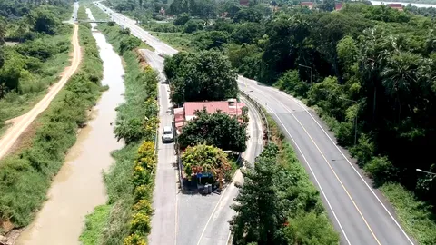 เปิดตำนานอาถรรพณ์ "วัดแจ้ง" อ่างทอง ตั้งเด่นกลางถนน ไม่มีใครกล้ารื้อถอน