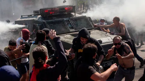 ช็อก ชิลีประท้วงเดือด  เจอดับสลด อีก 5 คาโรงงานเย็บผ้า โดนเผา  (คลิป)