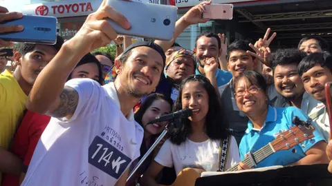 "ตูน" ถึงกระบี่ ดารารับช่วง วิ่งช่วย 7 รพ.ภาคใต้ ยอดทะลุ 15 ล้าน 