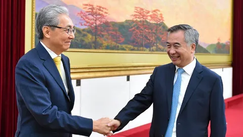 สกู๊ปเศรษฐกิจ : ทัพนักลงทุนจีนย้ายฐานมาไทย "สมคิด" โรดโชว์กวางตุ้ง-ฮ่องกง "ถูกที่ ถูกเวลา"