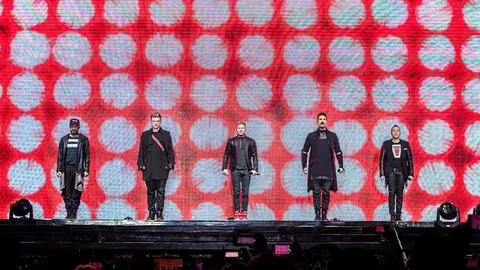 "แบ็คสตรีท บอยส์" ขนเพลงฮิตโชว์ สมฉายาเจ้าพ่อบอยแบนด์