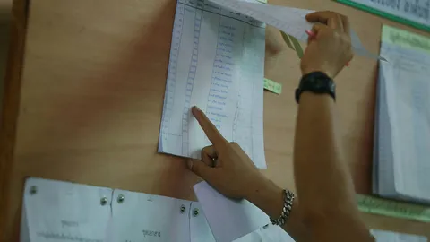 สกู๊ปหน้า 1 : เลือกตั้งท้องถิ่นต้องเกิด บ้านเมืองยุคไร้ข้ออ้าง