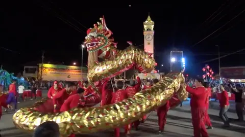 คึกคัก เที่ยวงานงิ้ว มหกรรมอาหาร 8 วัน 8 คืน ที่มหาสารคาม