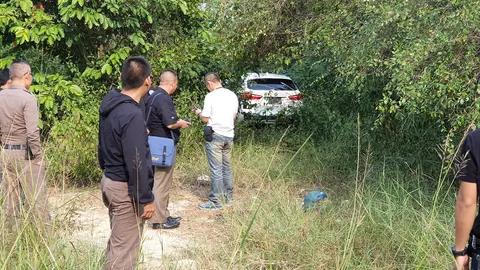 เจอแล้ว รถหรูเศรษฐินีสายบุญ ซุกป่าข้างทางสายเชียงใหม่สมโภช 700 ปี