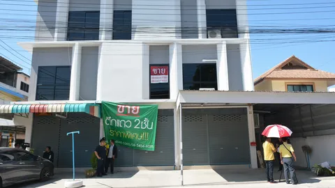 ชาวบ้านผวาผีเฮี้ยน ตึกแถวที่เศรษฐินีถูกฆ่ายัดตู้เย็น ไฟเปิดเองตอนกลางคืน