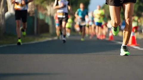 วิ่งรอบโลกปั่นทั่วไทย : ศิษย์เก่าโยธินบูรณะ จัดวิ่งการกุศล ชิงถ้วยพระราชทาน