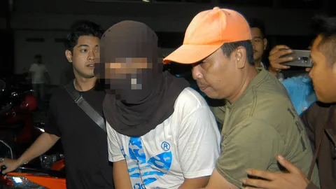 รุมโทรม