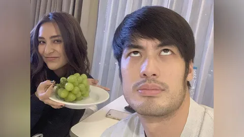 ใครๆ ก็รุมแกล้ง บอย ปกรณ์ ถึงกับมองบนเมื่อเจอเพื่อนๆ ตามป่วนถึง รพ.