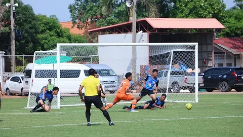 "อัสสัมชัญ" ฟอร์มดี ไล่ขยี้ราชวินิตบางแก้ว 3-1 ศึกฟุตบอลนักเรียน 7 คน