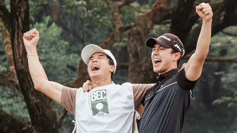 “น้องนาย” คว้าแชมป์กอล์ฟแรก “พี่อ่ำ” แบกถุงสวมบทแคดดี้