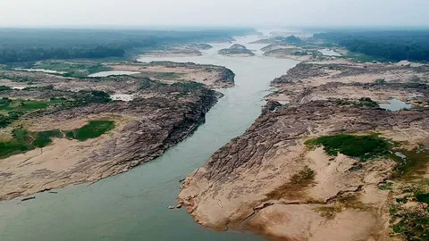 อุบลฯ เปิดฤดูกาลท่องเที่ยวแม่น้ำโขง "ปากบ้อง" จุดแคบที่สุดใน 6 ประเทศ