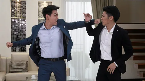 "บอม" หึง "พีพี" จนหน้ามืด "ยูโร" ซวยโดนต่อยฟรี ในละคร "เจ้าสัวมั่วนิ่ม"