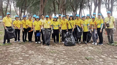 "จิตอาสา 904 วปร." บำเพ็ญสาธารณประโยชน์บริเวณหาดสมิหลา