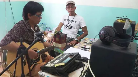 หมดยุคครูเพลง พบ"ชาง ซาไก"ตกยาก รับจ้างเล่นดนตรีหาเงินใช้หนี้  