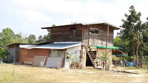 ตร.อำนาจเจริญ ส่งศพหนุ่ม 25 ปี ชันสูตร หลังญาติติดใจเชื่อถูกฆ่า