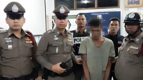 หนุ่มหลอนยาบ้าปีนหลังคาตึกแถว ตร.กล่อมนาน 5 ชั่วโมงกว่าจะยอมลง