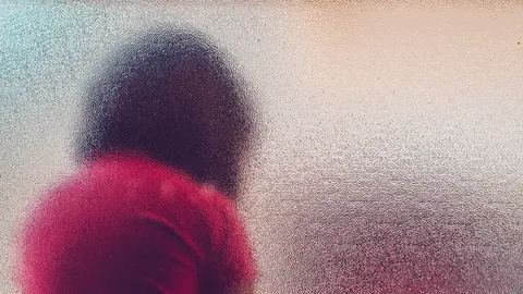 แค้นแทนเด็กในสังกัด สาววัย 30 พาพวกนับสิบรุมตบเด็กหญิงวัย 13 