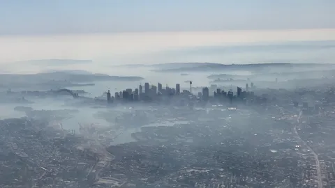 ซิดนีย์อ่วม ควันไฟป่าคลุมเมือง มลพิษอากาศสูงกว่าระดับมาตรฐาน 10 เท่า